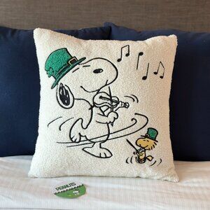 Peanuts Snoopy St. Patrick’s Day Sherpa Throw Pillows | Snoopy Woodstock dancing